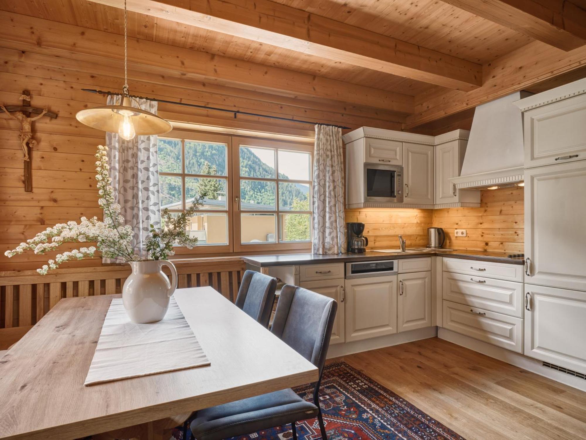 Chalets Huber ไมย์อาโฮเฟิน ภายนอก รูปภาพ