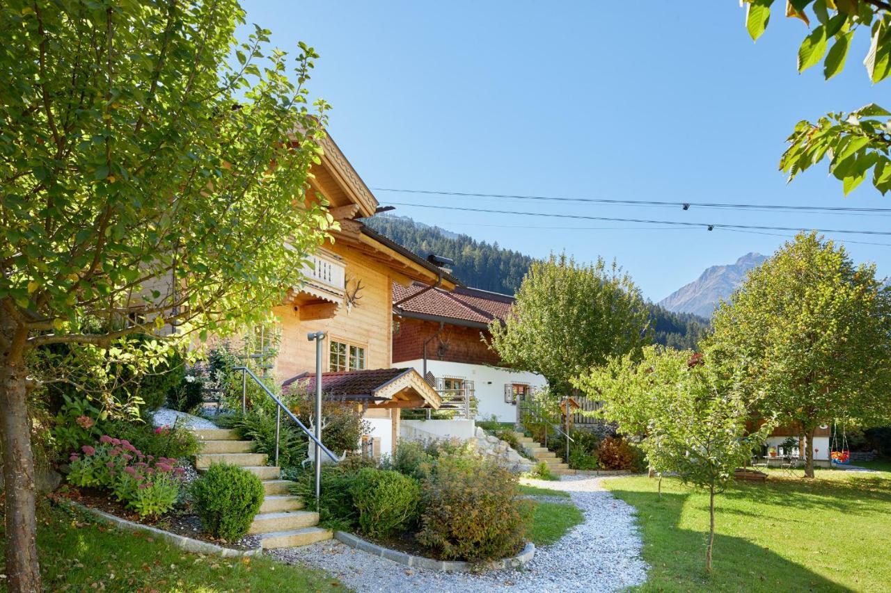 Chalets Huber ไมย์อาโฮเฟิน ภายนอก รูปภาพ